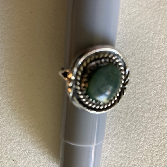 “HOST PICK” Vintage 70sTurquoise “Green” Size 5 Ring - Picture 8 of 11